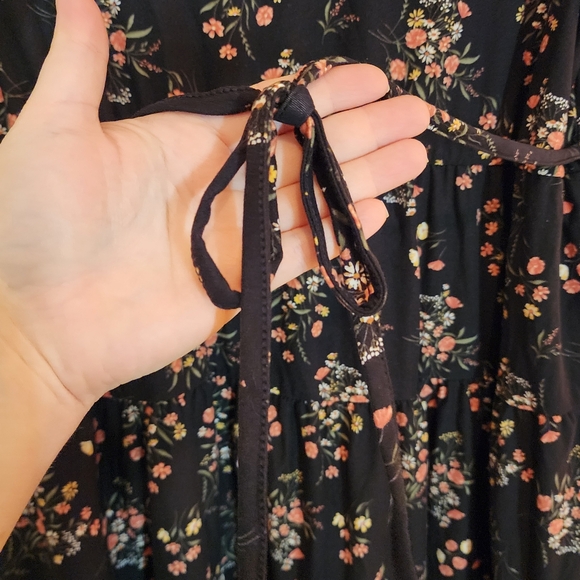 New Surplice V Neck Floral Stretchy Mini Dress 4X - Picture 5 of 6